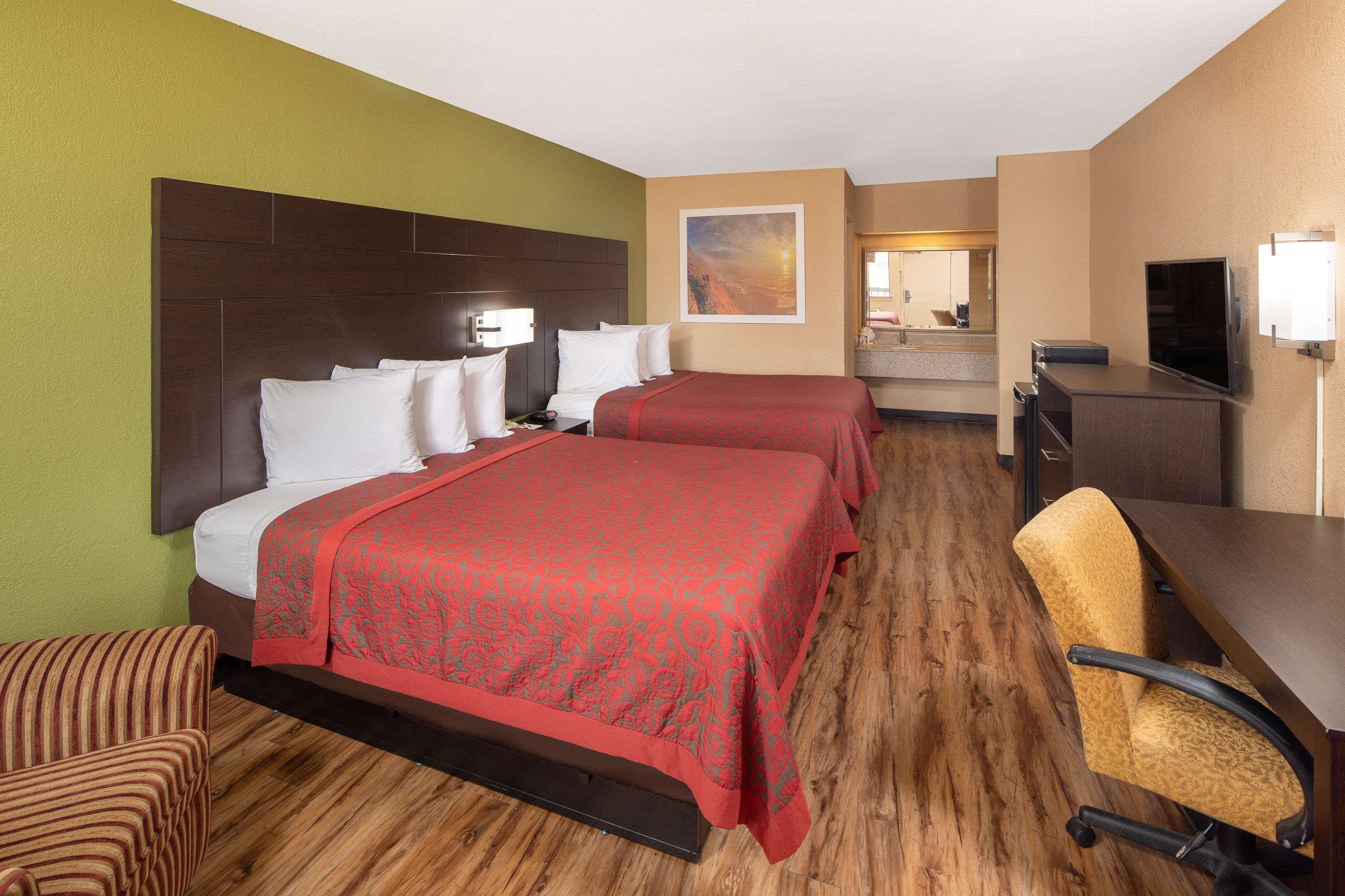 Days Inn By Wyndham Tupelo Kültér fotó