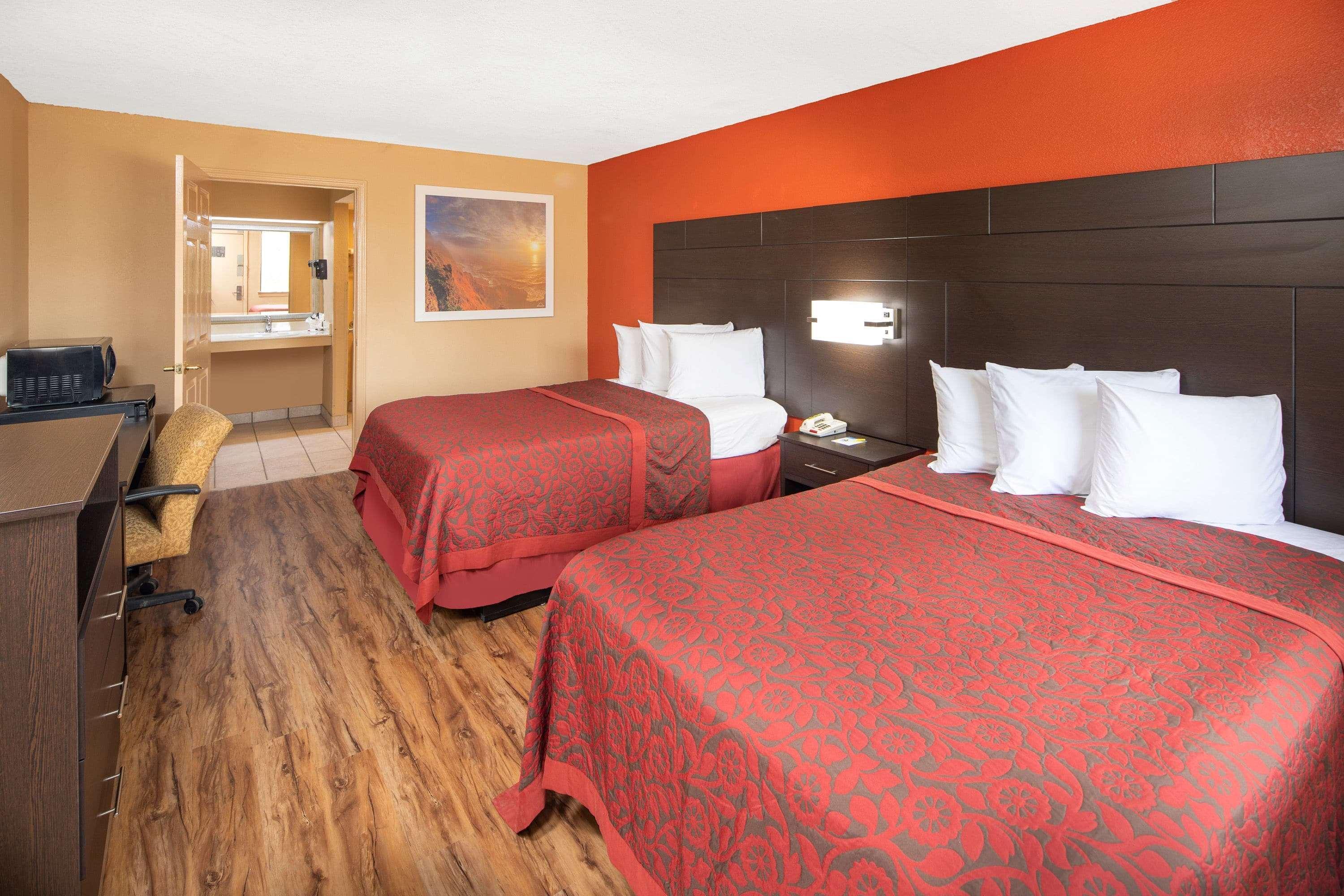 Days Inn By Wyndham Tupelo Kültér fotó
