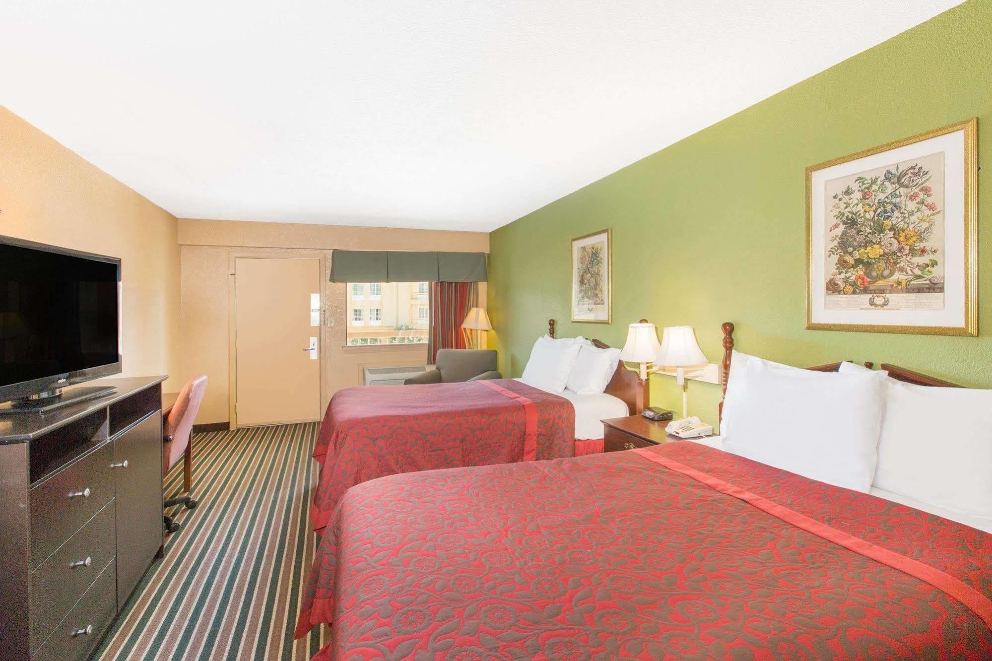 Days Inn By Wyndham Tupelo Kültér fotó