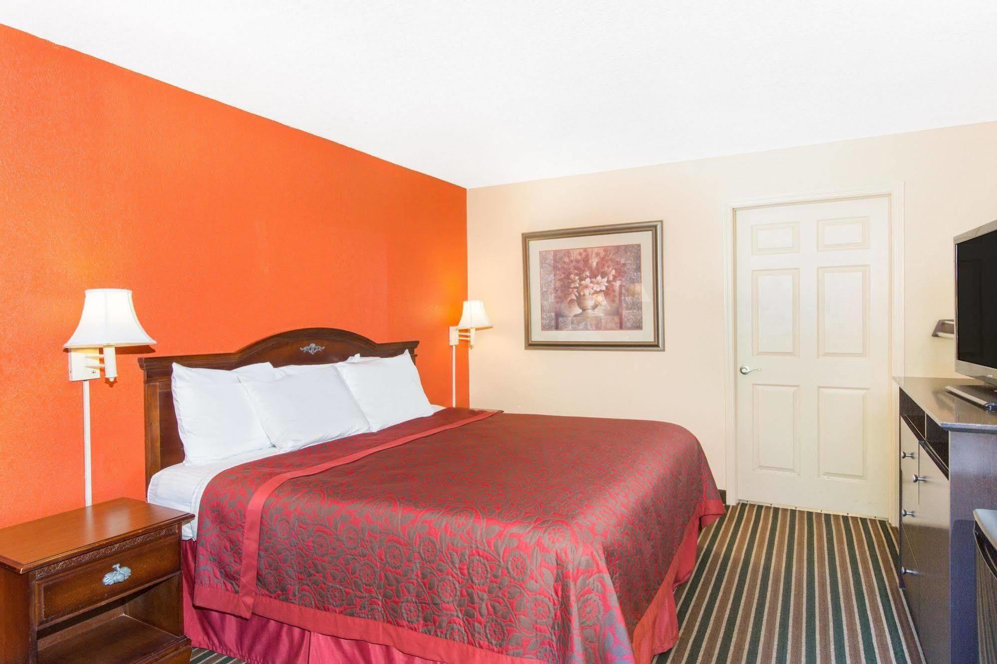 Days Inn By Wyndham Tupelo Kültér fotó
